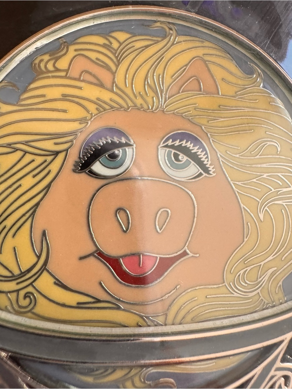 Disney D23 Gold Member Muppets Miss Piggy Haunted Mansion Madame Pigota LE Pin - Picture 2 of 4